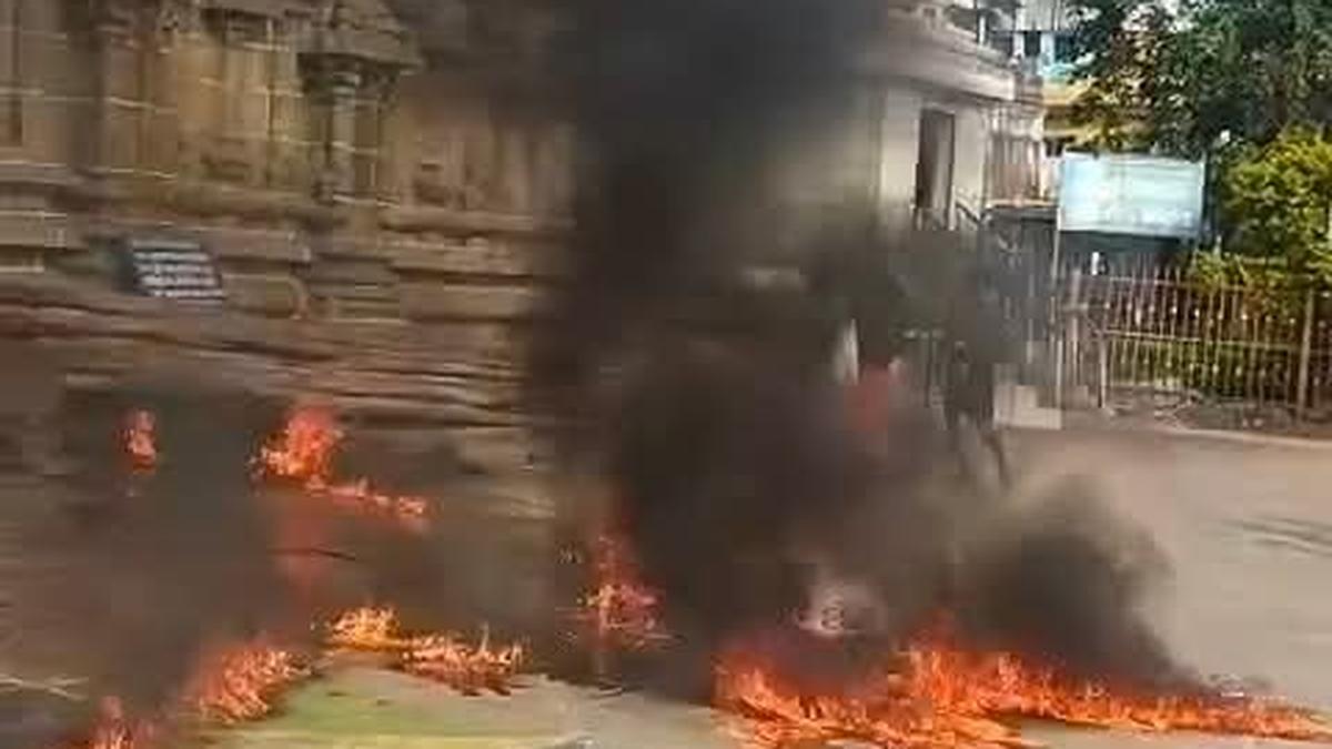 Tenkasi: Man arrested for setting floor in front of temple on fire